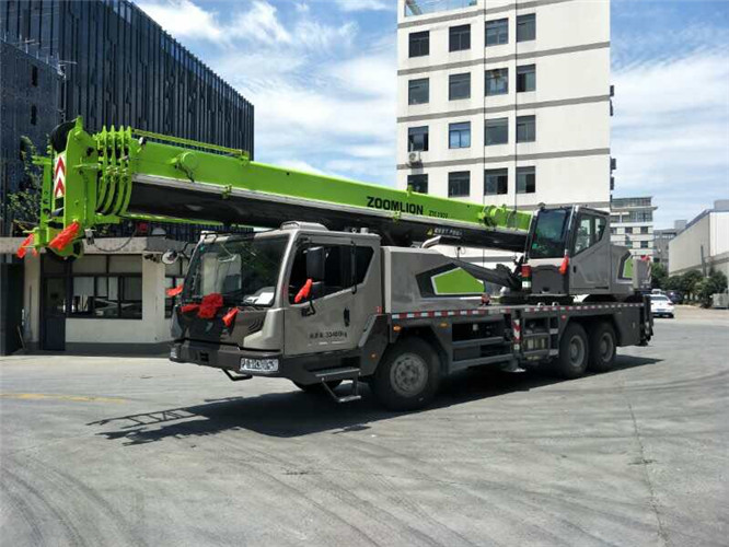 托克逊县跨街广告牌的高空安装注意事项