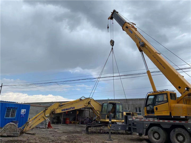 托克逊县25吨吊车的工作半径是多少？